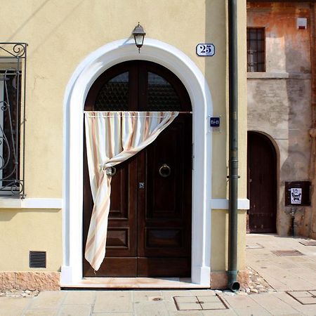 Porta Del Carmine Bed & Breakfast Комакио Екстериор снимка