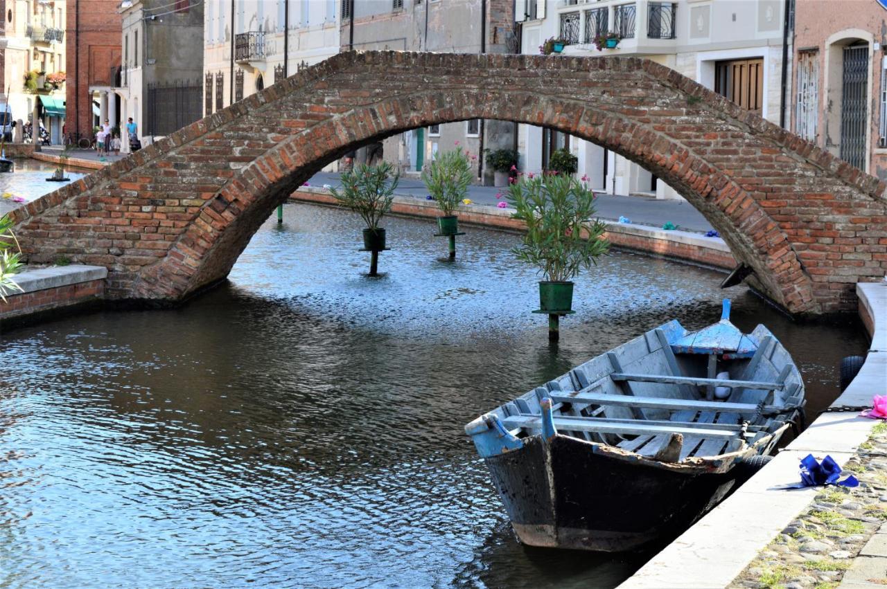 Porta Del Carmine Bed & Breakfast Комакио Екстериор снимка